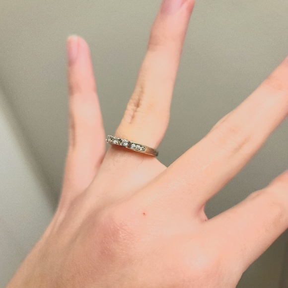 Simple White Gold Engagement Ring - Picture 2 of 5